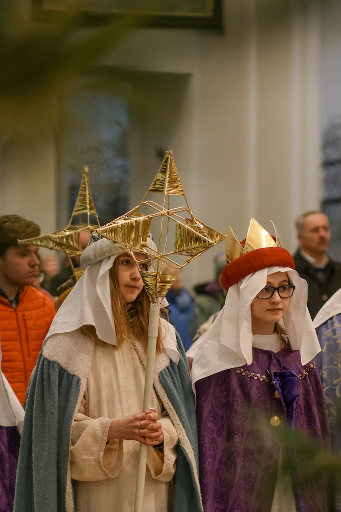 Sternsingermesse am Dreikönigstag in der Basilika 2019
