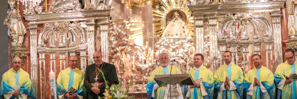 Einzug und Hl.Messe beim Gnadenaltar Basilika Mariazell 2019