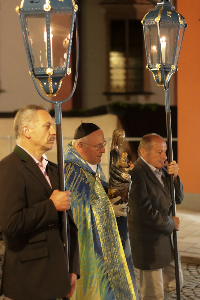 Die Große Lichterprozession durch Mariazell mit anschließender Segnung durch die Gnadenstatue