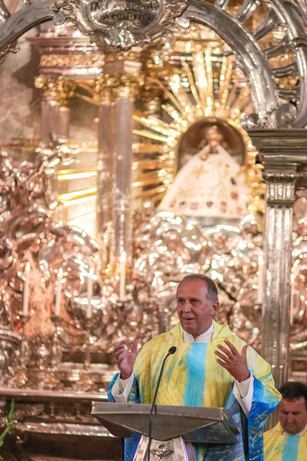Einzug und Hl.Messe beim Gnadenaltar Basilika Mariazell 2019