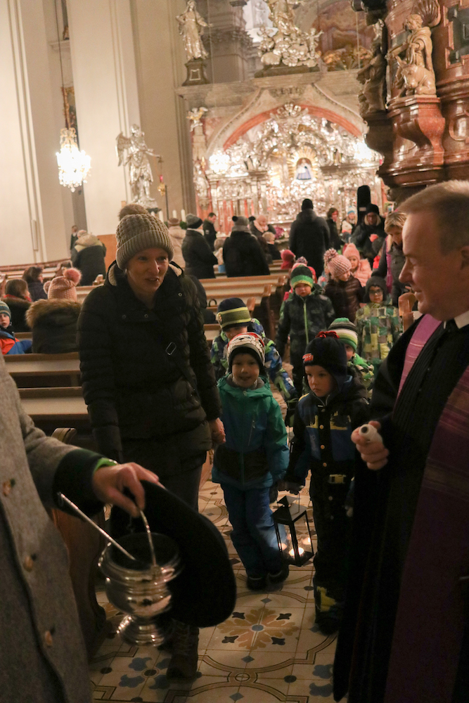 Segnung des Mariazeller Adventkranzes