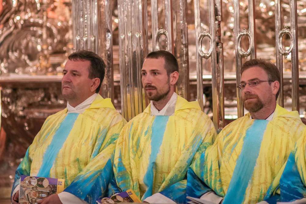 Einzug und Hl.Messe beim Gnadenaltar Basilika Mariazell 2019