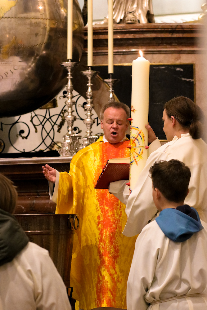 Die Feier der Osternacht 2019 Basilika Mariazell