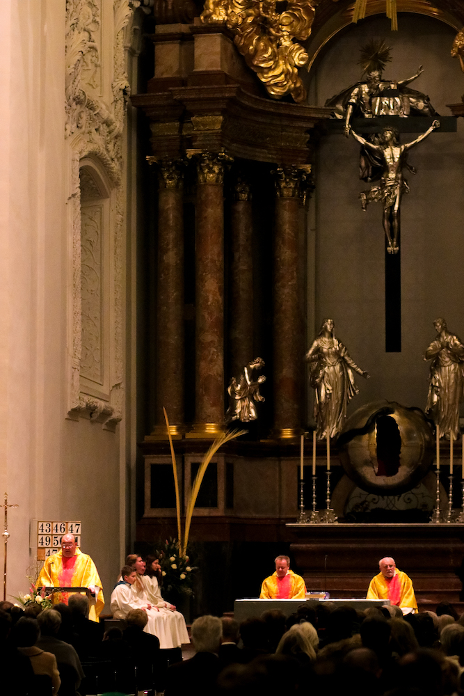 Die Feier der Osternacht 2019 Basilika Mariazell