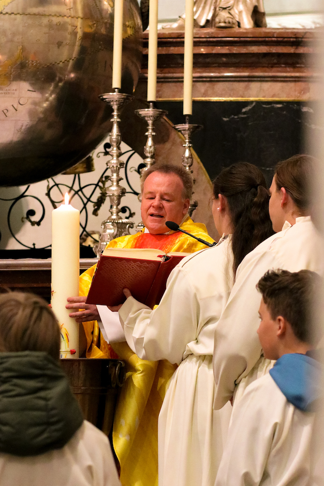 Die Feier der Osternacht 2019 Basilika Mariazell