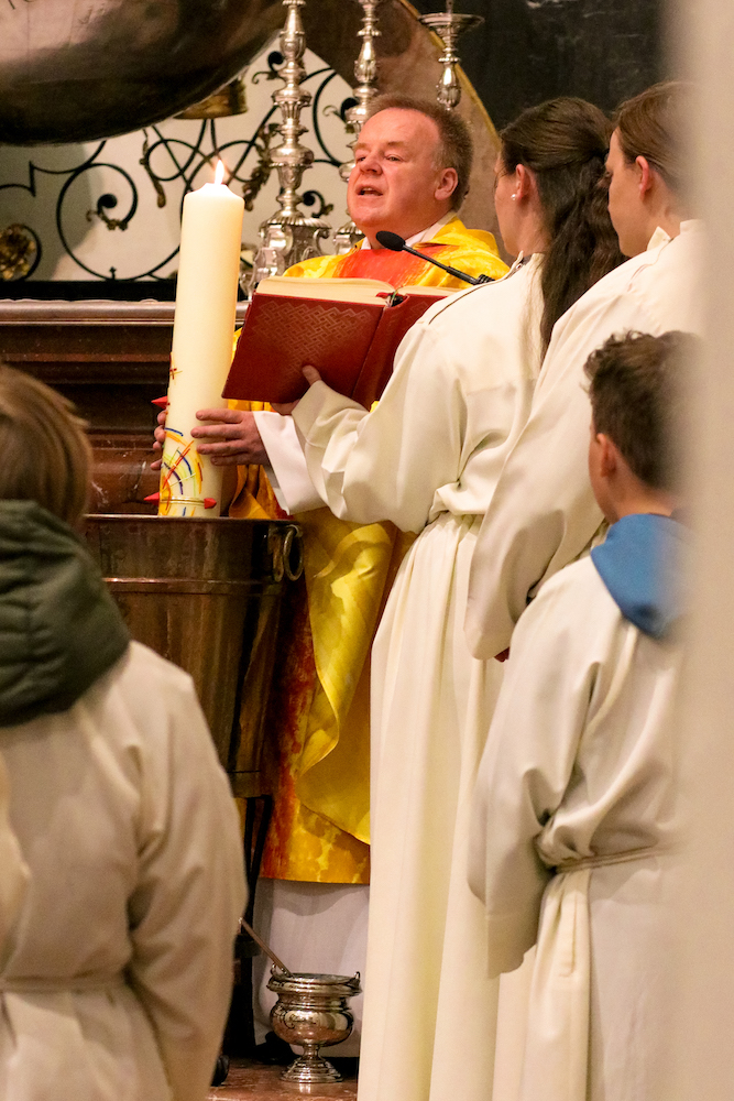 Die Feier der Osternacht 2019 Basilika Mariazell