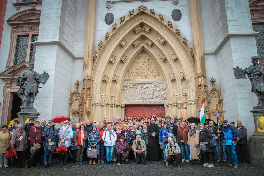 Viele hunderte Pilger feierten heute mit Dr. János Szekely, Bischof von Szombathely, anlässlich der traditionellen Ungarischen Wallfahrt die heilige Messe in der Basilika.