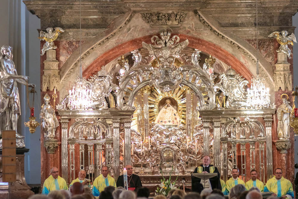 Einzug und Hl.Messe beim Gnadenaltar Basilika Mariazell 2019