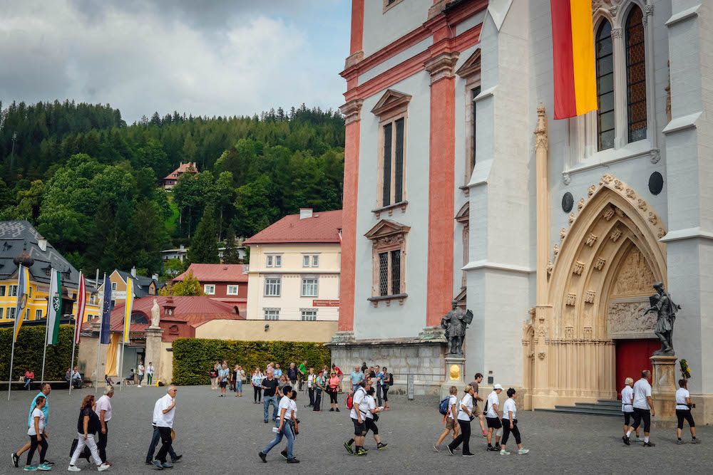 Gemeinde Güttenbach - Pinkovac Einzug Kroatenwallfahrt Mariazell